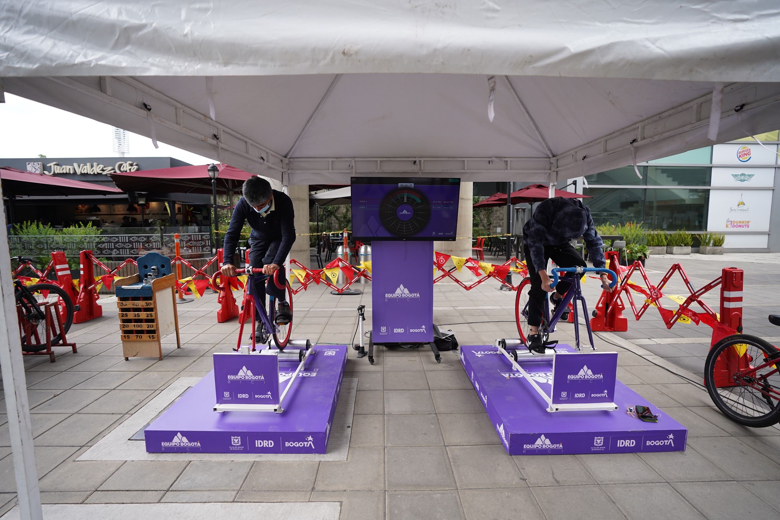 Punto de Ciclovía internacional en el Aeropuerto El Dorado