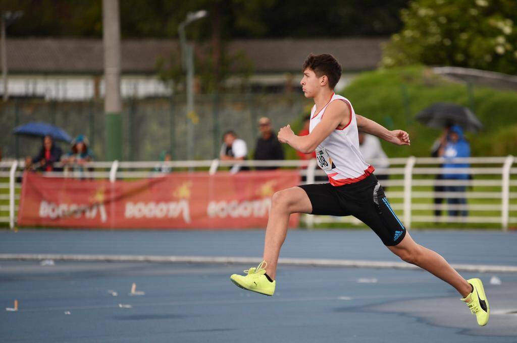 Daniel Samudio ganó medalla de oro en salto alto U-20. Foto IDRD.