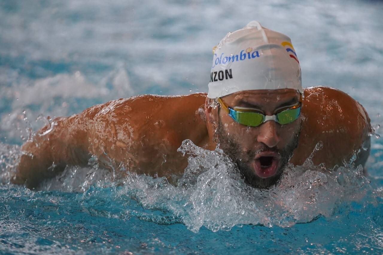 El nadador Ómar Pinzón estará compitiendo en España, en su ruta a los Juegos Nacionales. Foto IDRD.