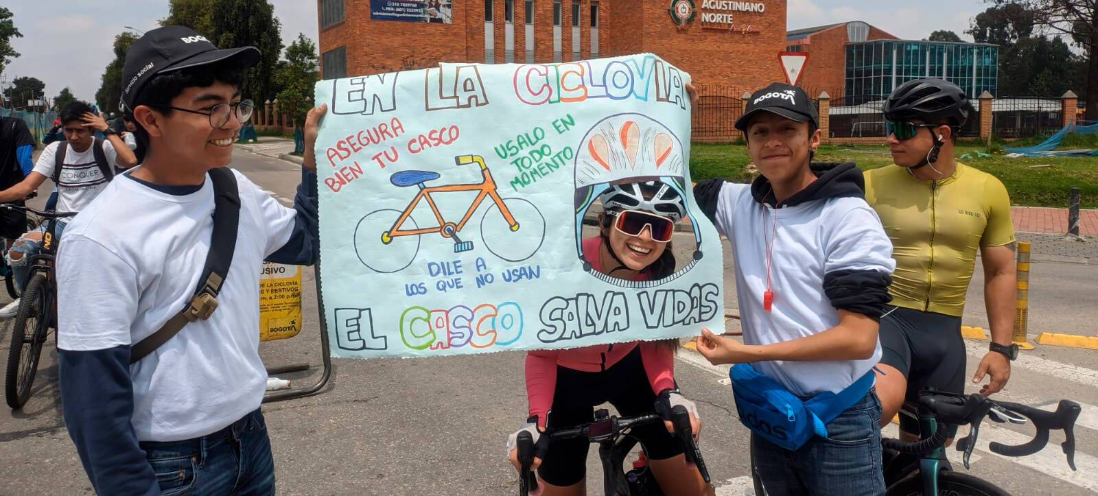Servicio social estudiantil en Ciclovía