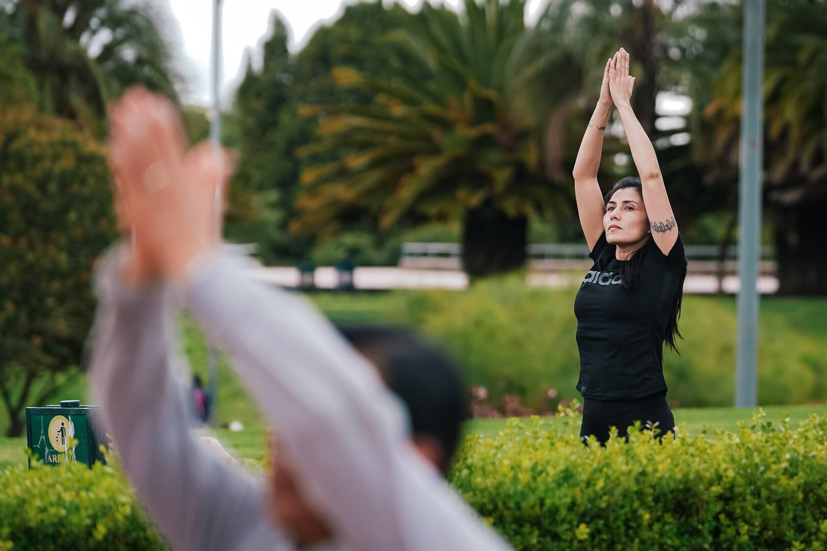 Mujer practicando Yoga