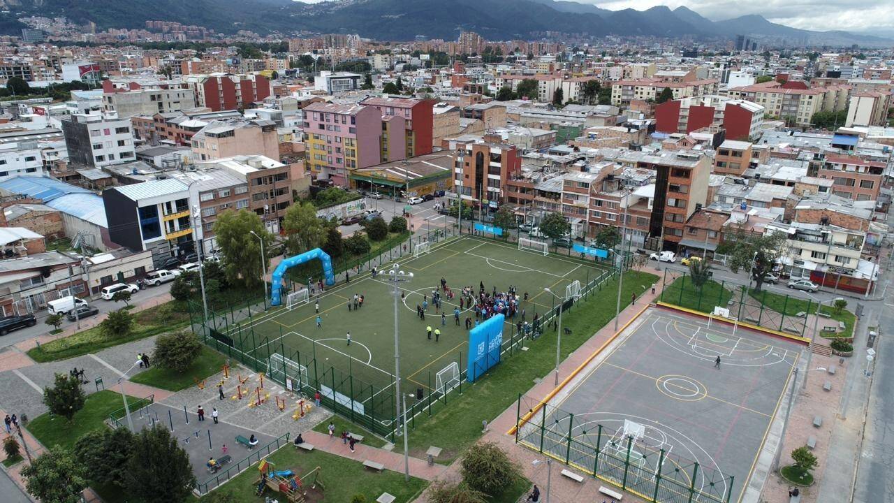 vista aérea de canchas sintéticas