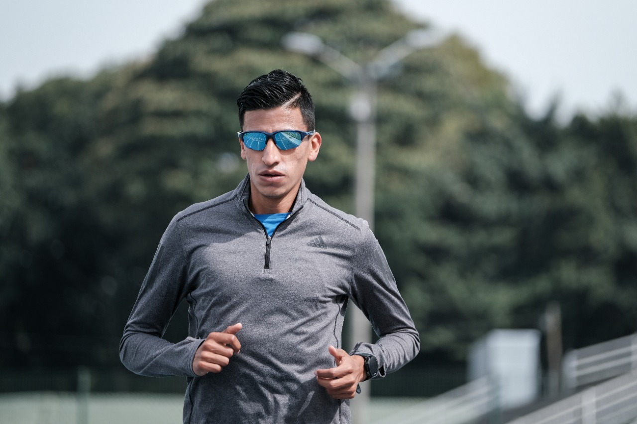 Iván González corriendo