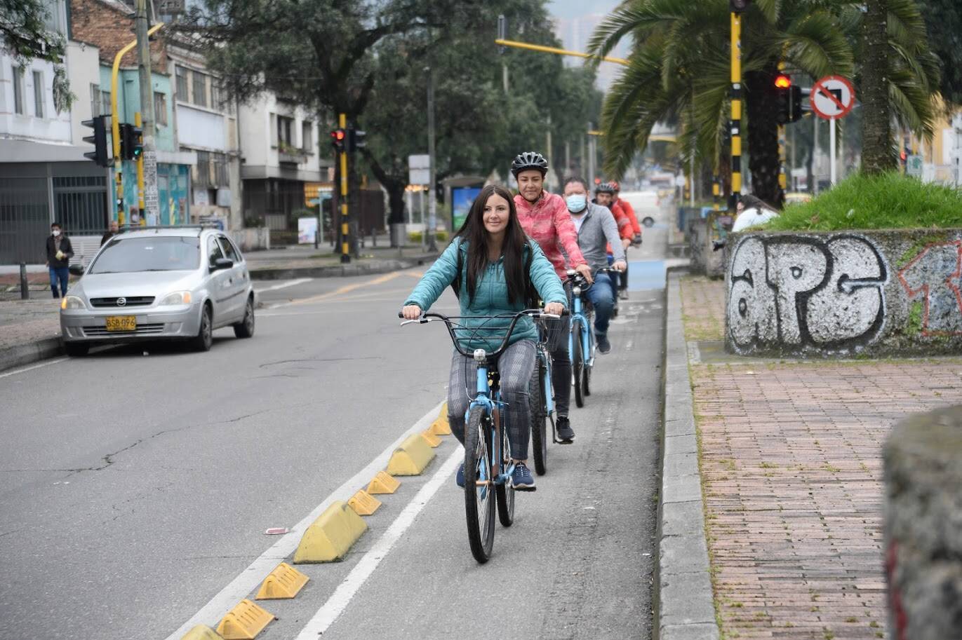 Personas en corredor de la ciclorruta