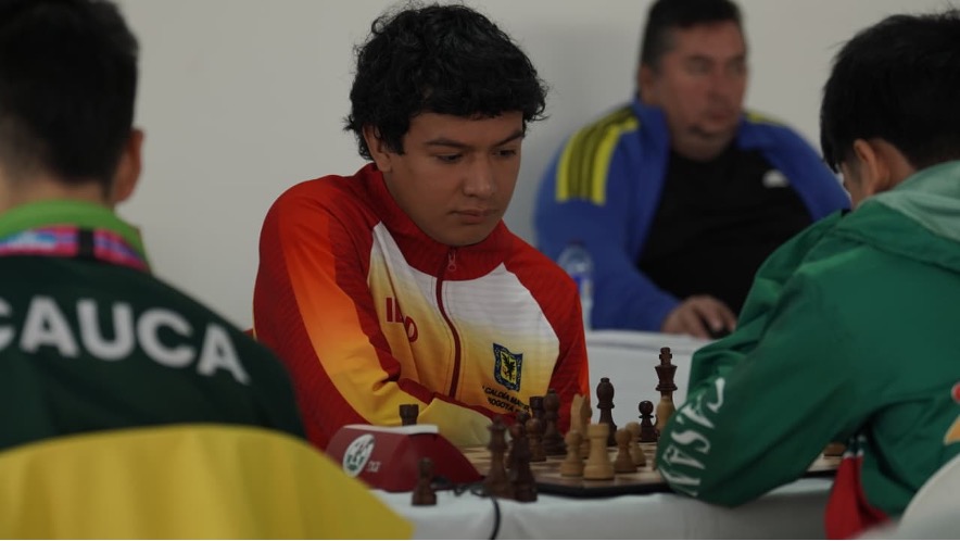 Los tableros bogotanos han conseguido 2 platas y siguen al acecho de otro jaque. (Foto prensa delegación Bogotá).