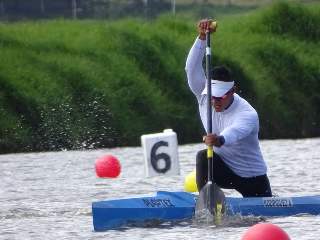 deportista de canotaje