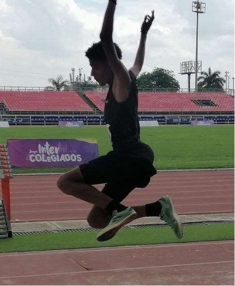 Representante de la capital del país en el salto largo de las justas escolares en su fase final. (Foto prensa delegación Bogotá)