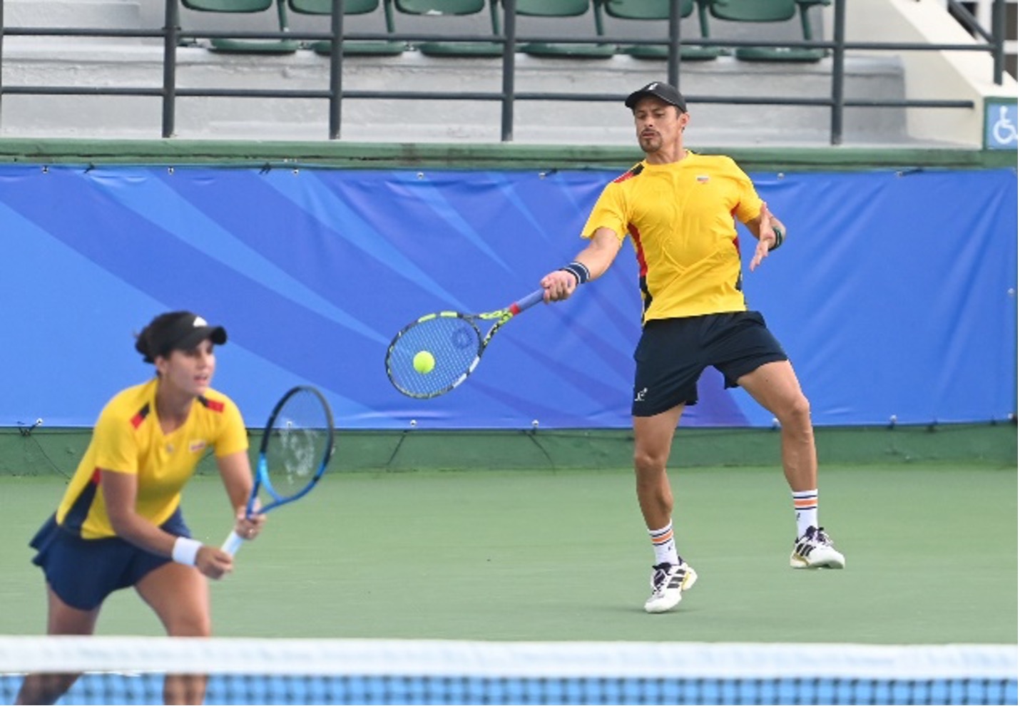 Cristian Rodríguez (der.), oro y bronce en los Centroamericanos. Foto cortesía prensa Santo Domingo 2026.