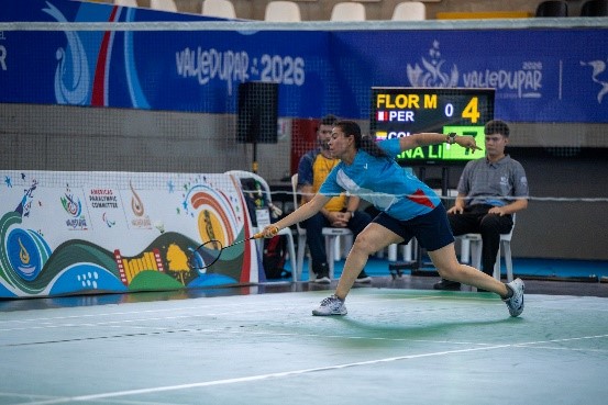 Diana León logró plata y bronce en parabádminton.