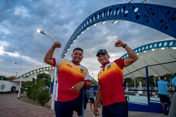 Diego Pirachicán (izq.) y Manuel Sánchez, bronce en tenis en silla de ruedas, en dobles.