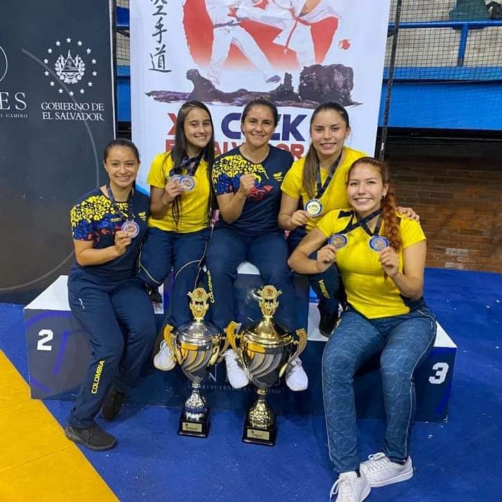equipo de karate