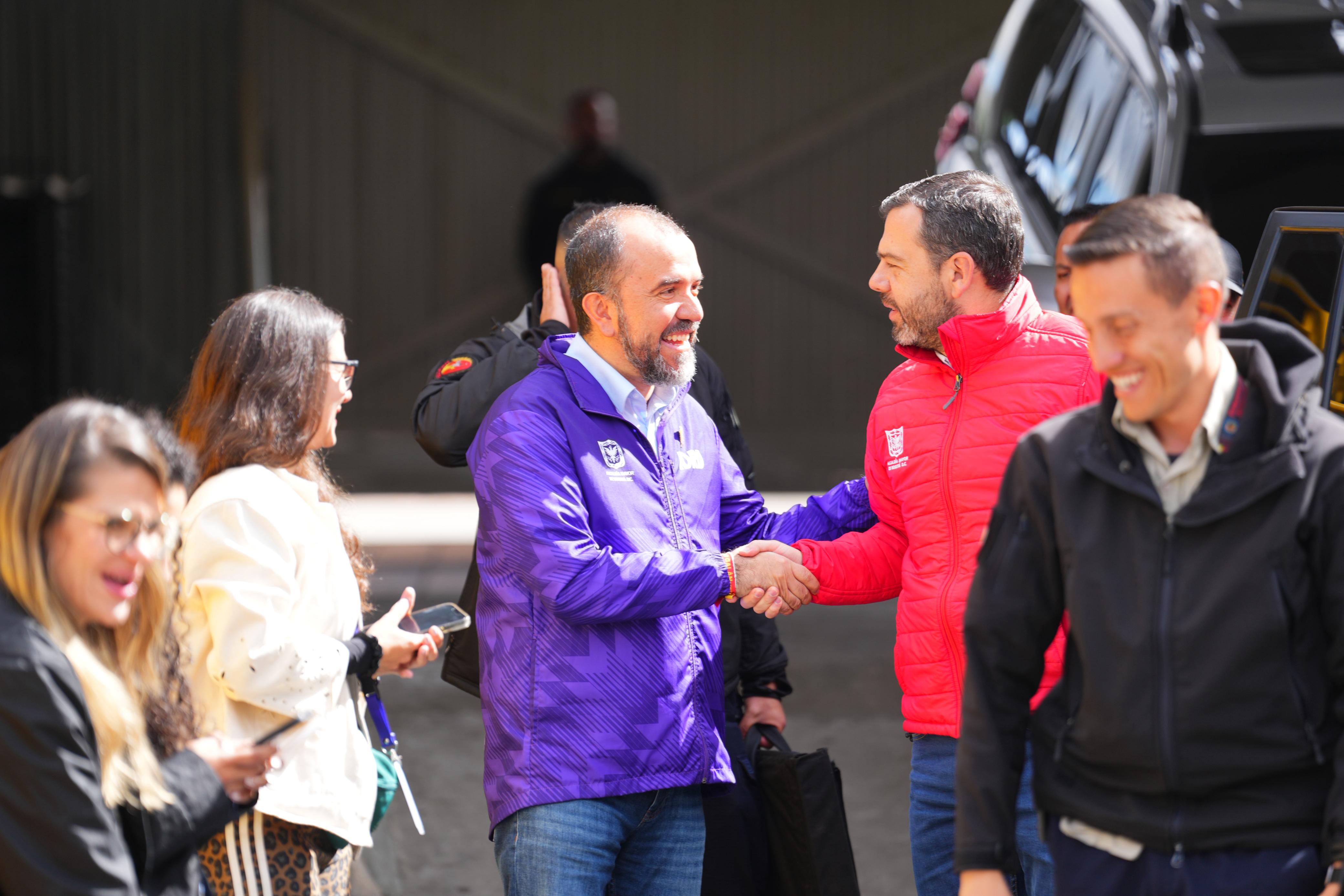 El director del IDRD Daniel García Cañón, junto al alcalde Mayor Carlos Fernando Galán