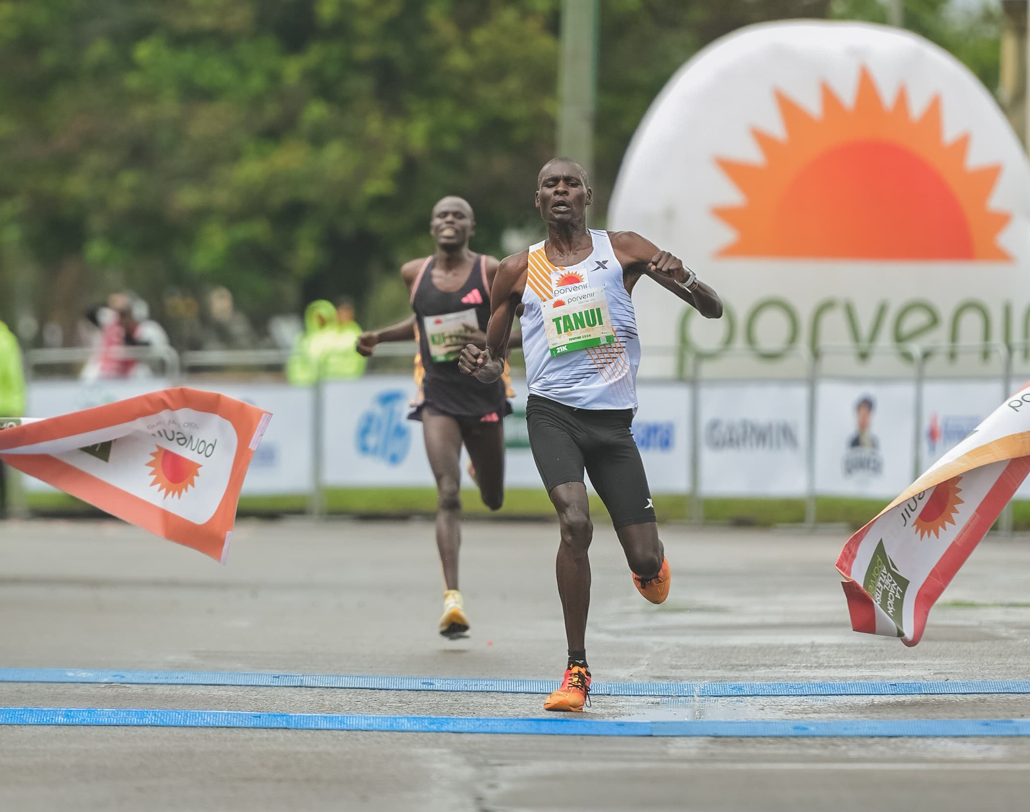 Ezra Tanui, de Kenia, gana la MMB. Foto MMB.
