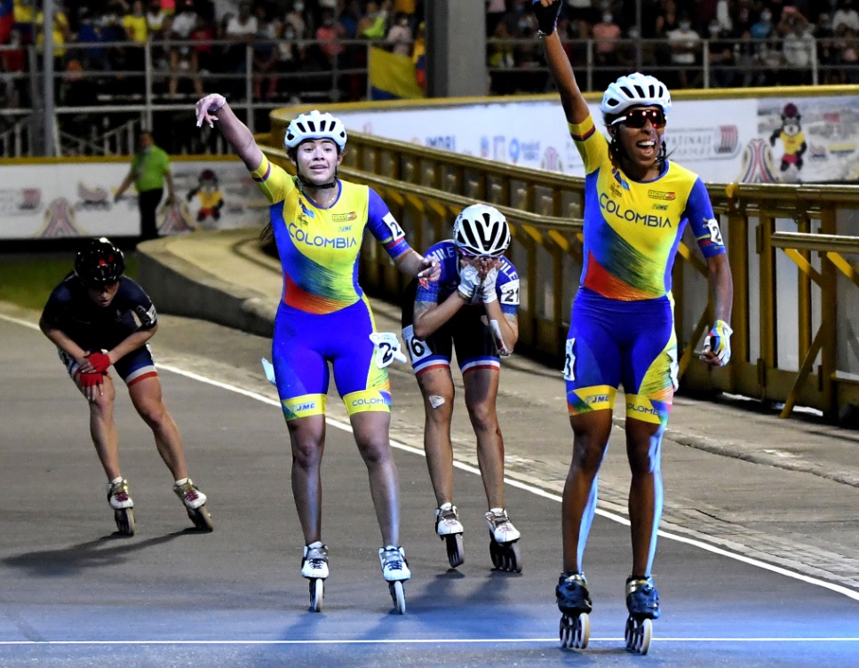 deportistas celebrando