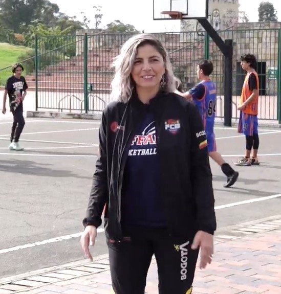Aunque el baloncesto le ha sacado muchas canas, Isdith Kader cree ha dejado un buen legado en la Liga. Foto IDRD.