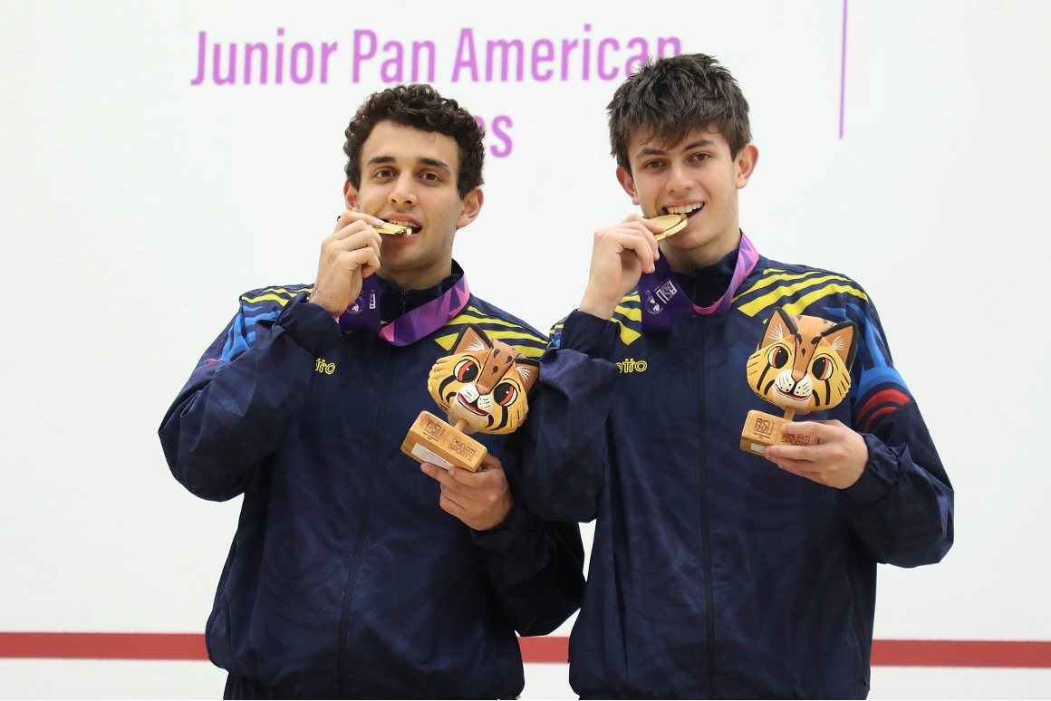 En squash, Juan José Torres (izq.) y Juan Antonio Irisarri, oro en dobles y equipos; en individual fueron oro y bronce respectivamente. Foto cortesía COC.