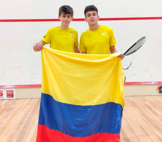 Juan José Torres (der.) Y Juan Irisarri brillaron en el Panamericano Juvenil de Squash. Foto IDRD.