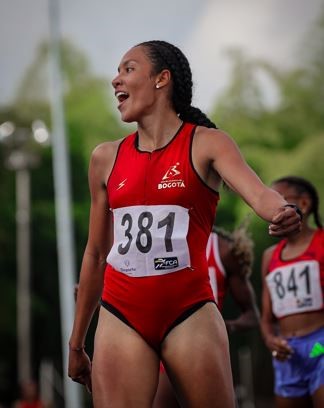 Karla Vélez, dos medallas de oro. Foto Fecodatle.