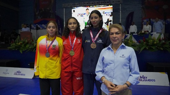 Se realizó la clausura oficial de las justas escolares con premiaciones y presencia de la ministra Patricia Duque. (Foto cortesía Mindeporte)