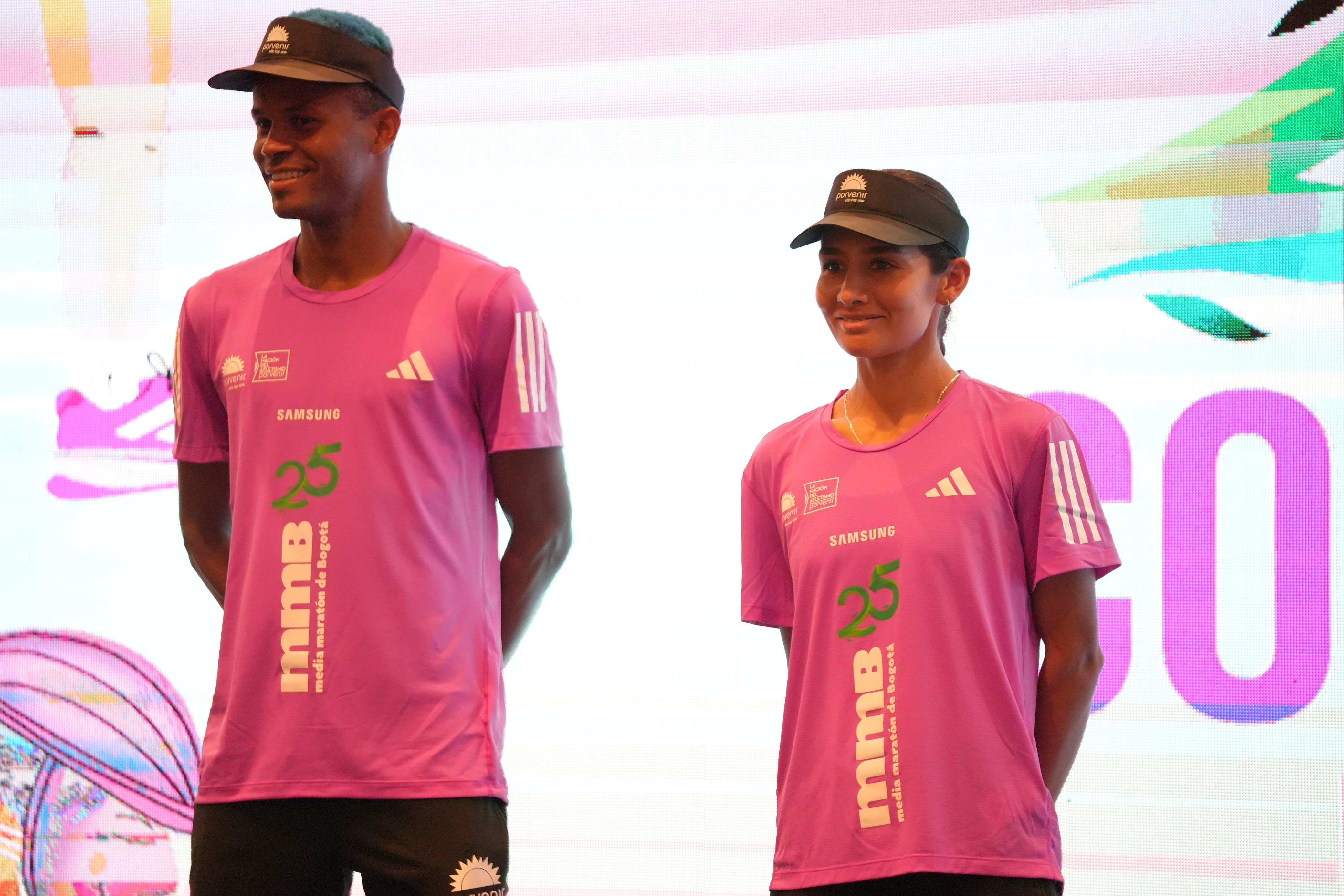 Sanmartín, junto a su compañera de equipo Angie Orjuela