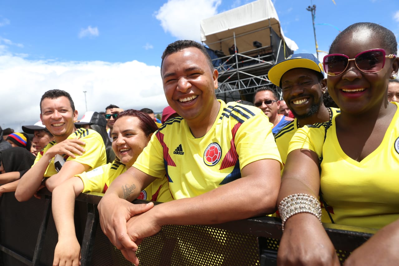 Hincha de la selección Colombia sonríe