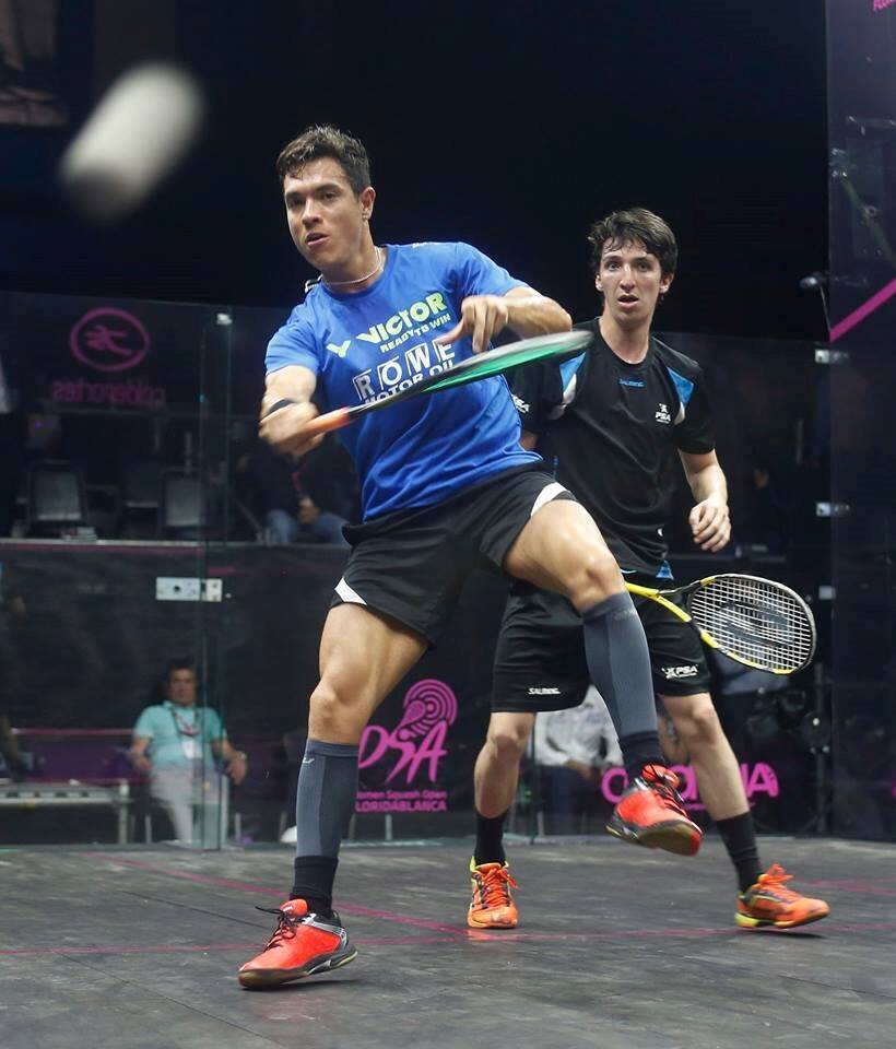 Miguel Ángel Rodríguez jugando squash