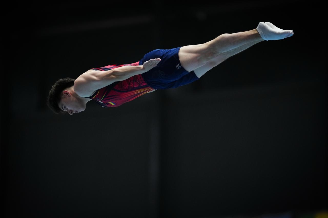 Diego Giraldo también ganó dos medallas en gimnasia de trampolín: fue oro en sincronizado masculino y plata en individual. Foto IDRD / Andrés ROT, enviado especial.