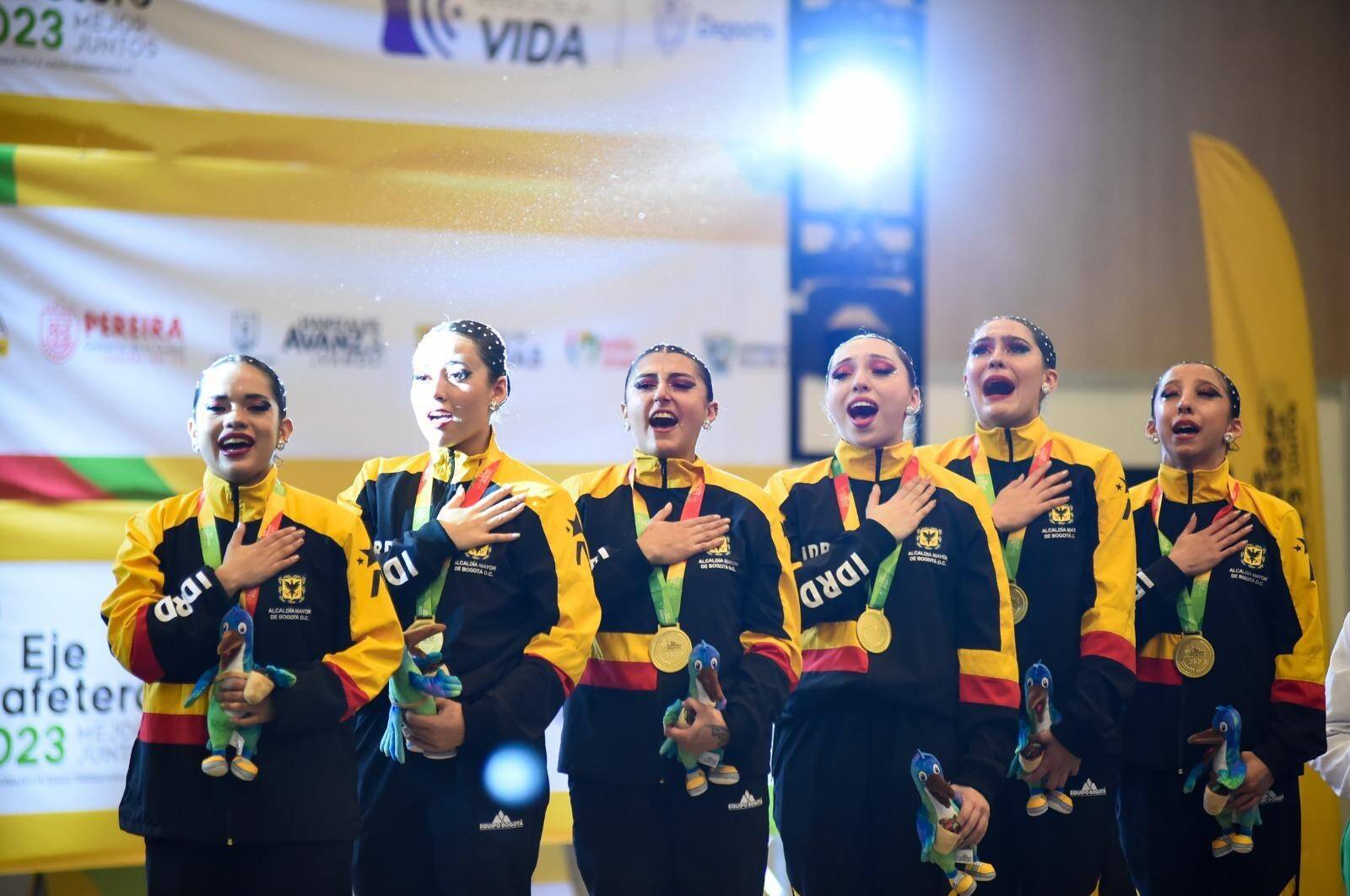 Equipo de porrismo de pom, ganadoras de medalla de oro. Foto: IDRD. 