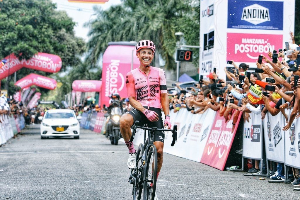 Esteban Chaves ganó el Nacional de Ruta y llevará el tricolor nacional en las principales carreras en Europa. Foto Mundo Ciclístico.