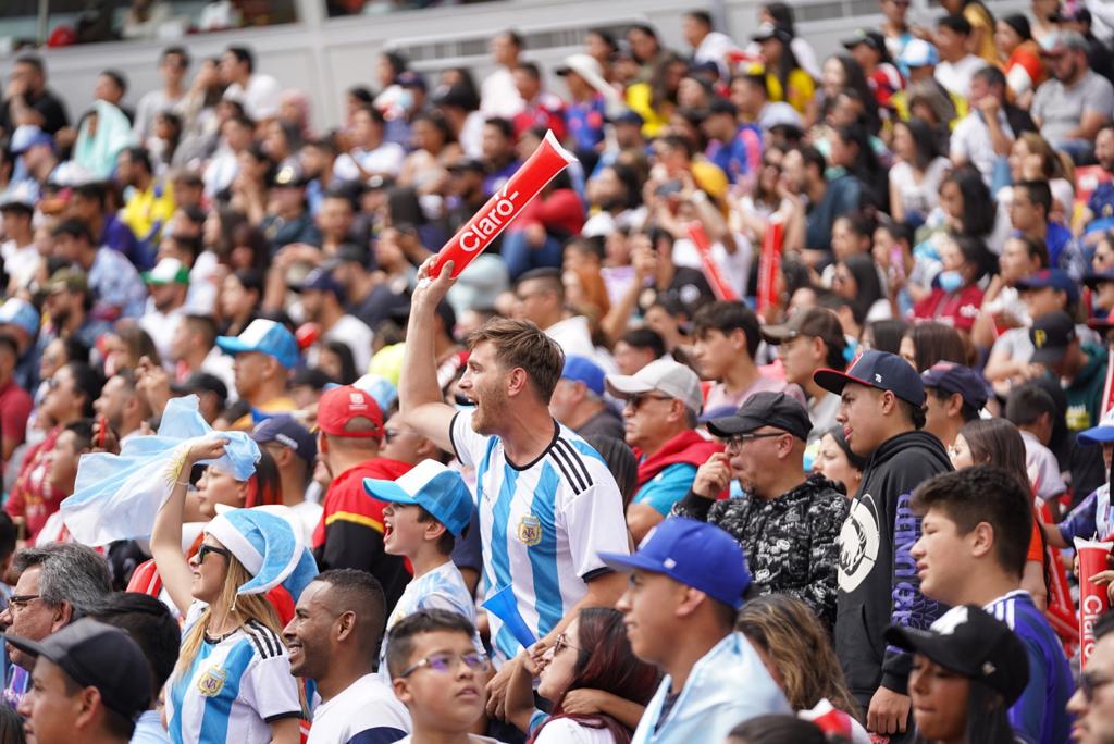 Hinchas de Argentina en el Campín