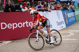 Escaladora, buena contrarrelojera y pistera. Camila Valbuena Es una ciclista completa. Foto IDRD.