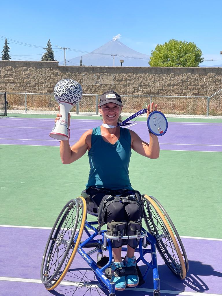 Johana Martínez ganó dos medallas de oro en el Future ITF en silla de ruedas, 2023. Foto IDRD.