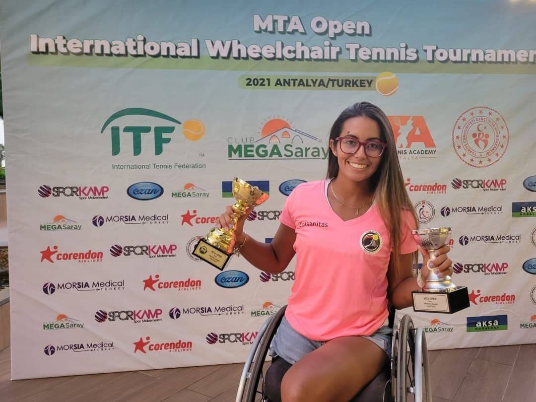 deportista en silla de ruedas