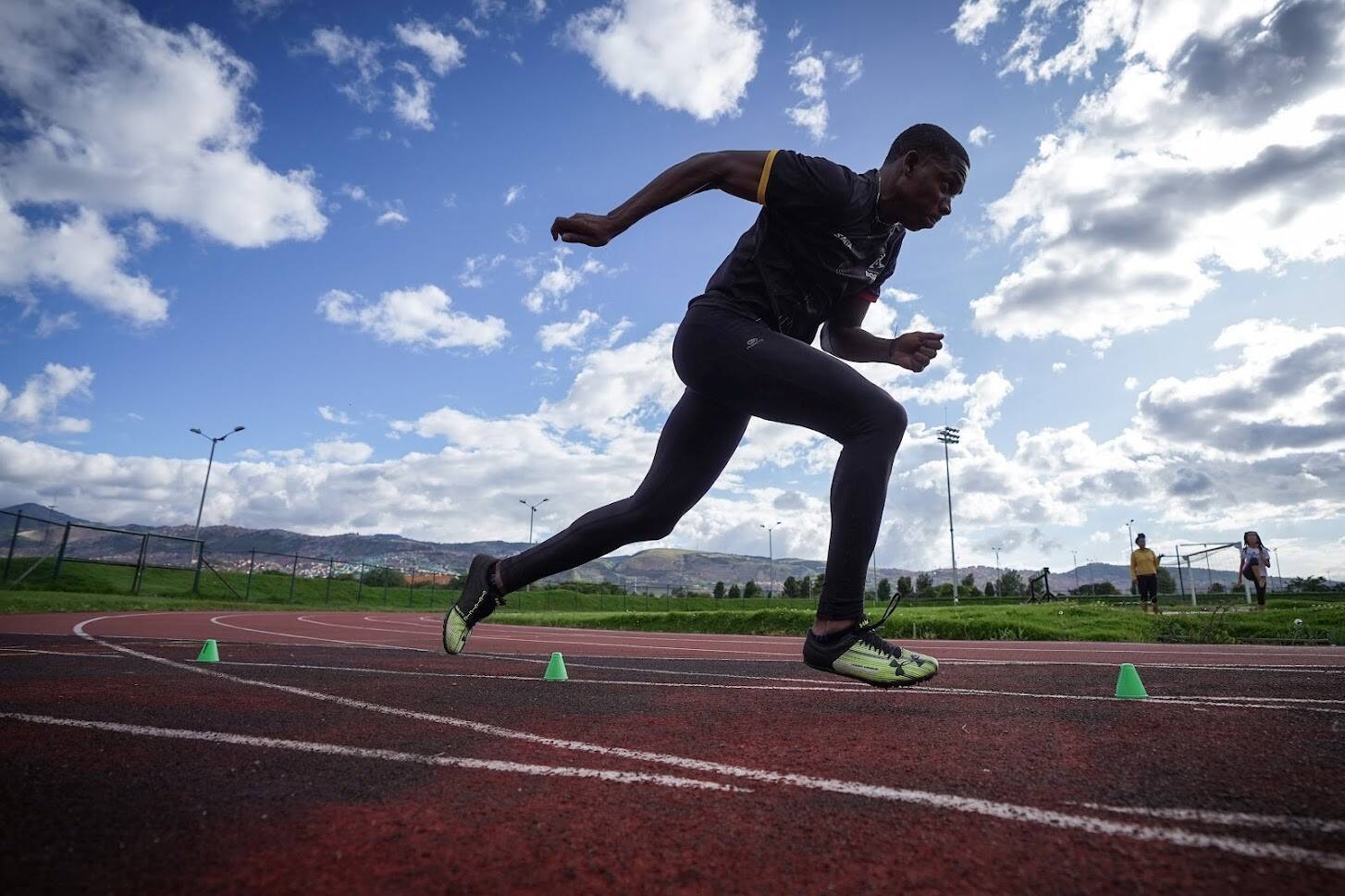 Ronal Longa quiere “volar” en Santiago 2023 y ratificar su gran momento. Foto IDRD.