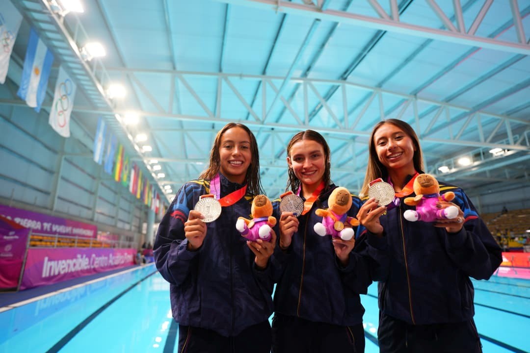 Valeria Jurado, Laura Rodríguez y Juliana Pacheco, palta en natación artística. Foto IDRD. 