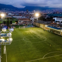 Iluminación de canchas en Puente Aranda