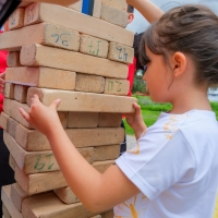 Niña en actividad recreativa