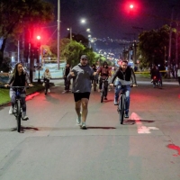 Ciclovía nocturna