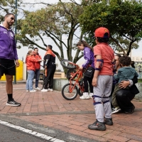La Escuela de la Bicicleta llegó a La Candelaria y consolida su expansión en toda Bogotá