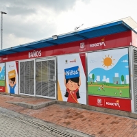 Baños en el Parque Movistar Arena. 