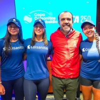 El Equipo Bogotá en la presentación de la Copa Colsanitas WTA 250 de tenis. Aparecen (izq. a der.) Laura Villamil, Sara Lozano, Daniel García -director del IDRD-, y Valentina Mediorreal. Foto IDRD. 