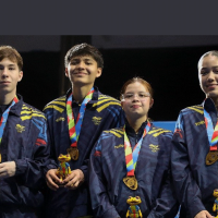 Selección Colombia campeona por equipos en tenis de mesa. Aparecen (izq. a der.) Sebastián Bedoya, el bogotano Rafael Quintero -quien hizo el punto decisivo), Ana Gómez y Mariana Rodríguez. Foto cortesía COC. 