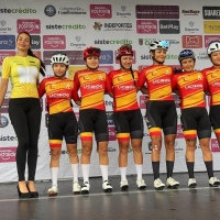 Este fue el Equipo Bogotá-IDRD-Licibog-Lotería de Bogotá de ciclismo, que participó en la Vuelta a Colombia Femenina. Foto Camilo Monsalve, enviado especial IDRD.