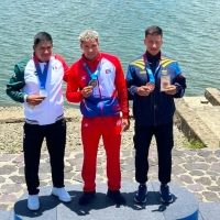Daniel Pacheco (derecha), ganó dos medallas de bronce en canotaje en la jornada de los XXV Juegos Centroamericanos y del Caribe 2026. Foto IDRD / Fernando Ávila.