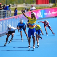 John Edwar Tascón celebra su tercera medalla de oro en los Juegos Centroamericanos y del Caribe Santo Domingo 2026. Es el máximo medallista del Equipo Bogotá en las justas. Foto IDRD / Andrés ROT, enviado especial.