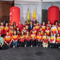 Varios de los medallistas del Equipo Bogotá en los Juegos Centroamericanos y del Caribe Santo Domingo 2026, fueron homenajeados por el IDRD en la Plaza de los Artesanos, reconociendo su esfuerzo y dedicación. Foto IDRD.
