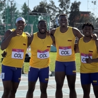 Equipo colombiano de 4x100 mts planos, medalla de oro. Ronal Longa (izq,) fue el rey de la velocidad con 3 oros. Después de él, en orden, John Paredes, el también bogotano Carlos Palacios y Carlos Flórez. Foto cortesía COC..