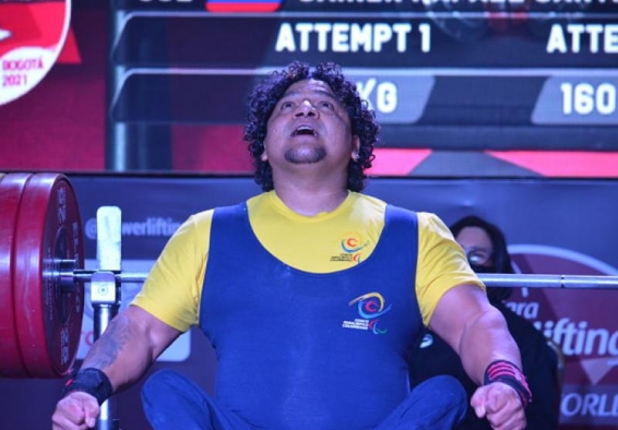 deportista emocionado