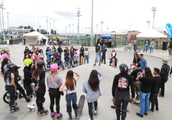 mujeres en un parque