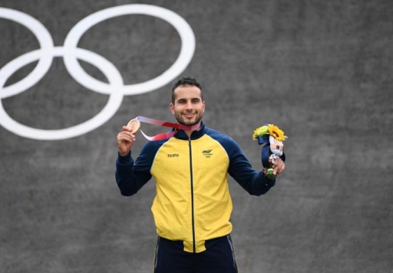 Carlos Ramírez en el podio